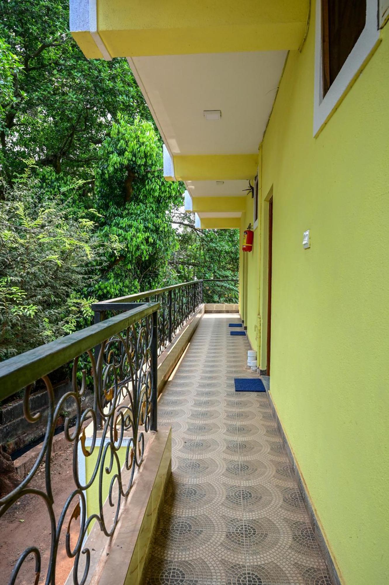Green Field View Hotel แคนโดลิม ภายนอก รูปภาพ