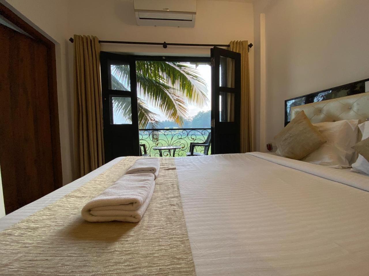 Green Field View Hotel แคนโดลิม ภายนอก รูปภาพ